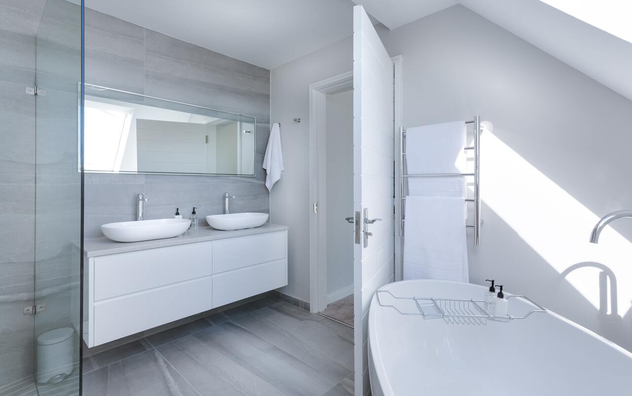 Choosing The Right Sanitary Items For A Modern Bathroom Makeover